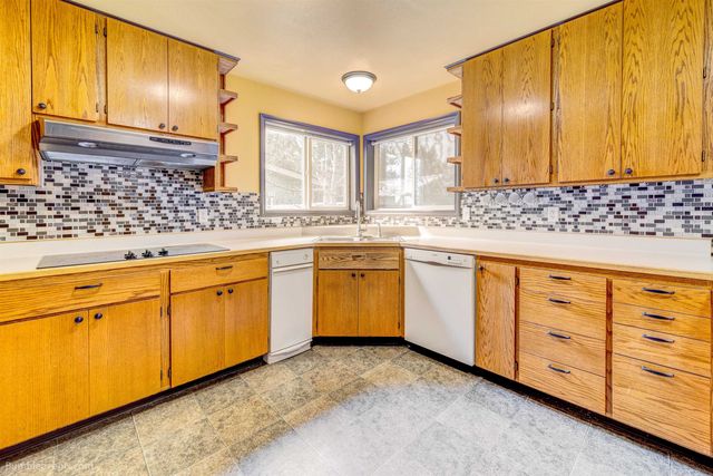 631 N Warren Dr, Newport, WA 99156