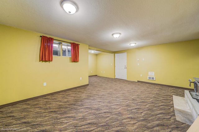 631 N Warren Dr, Newport, WA 99156