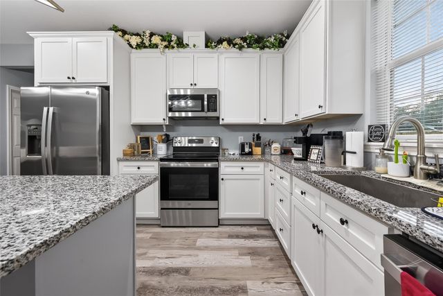 15434 Peacock Lane, Conroe, TX 77302