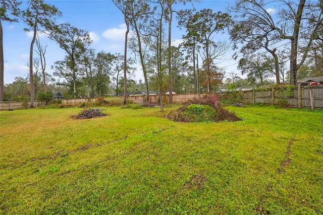 15434 Peacock Lane, Conroe, TX 77302