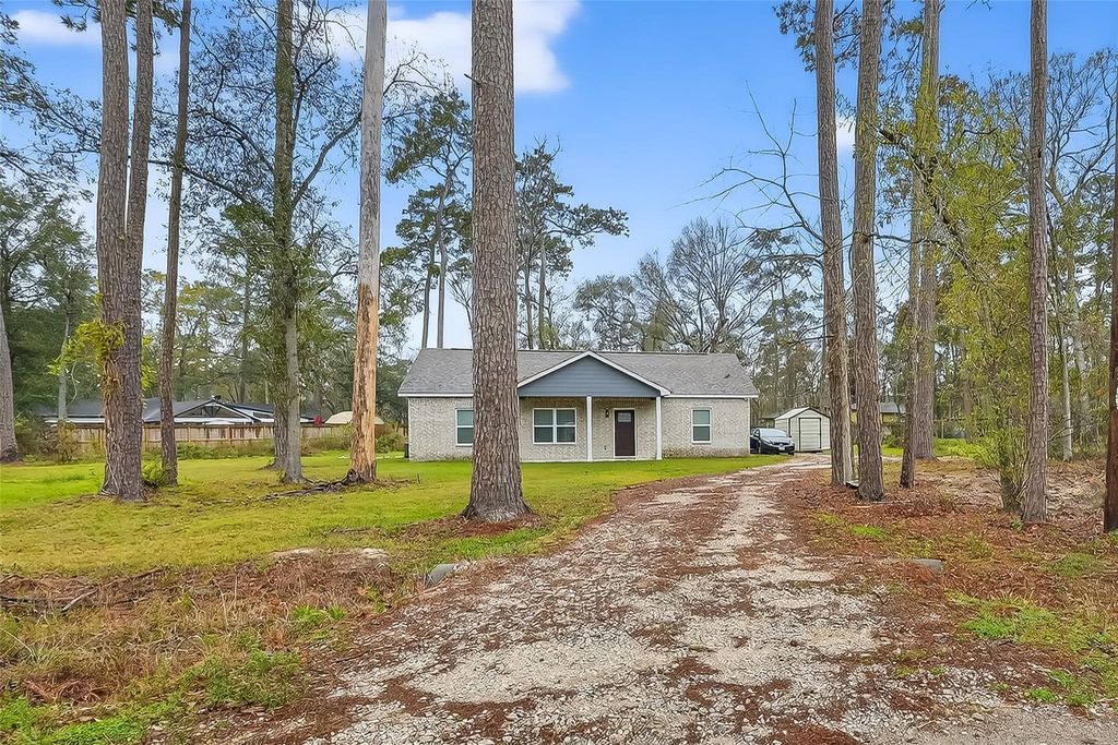 15434 Peacock Lane, Conroe, TX 77302