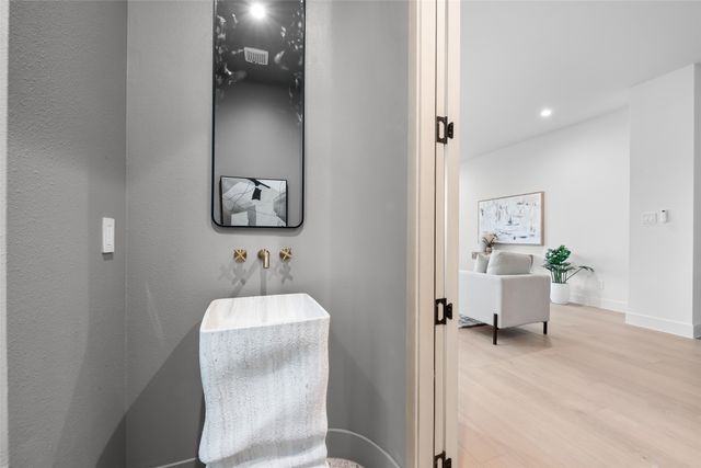 1506 Holly Avenue, Dallas, TX 75204