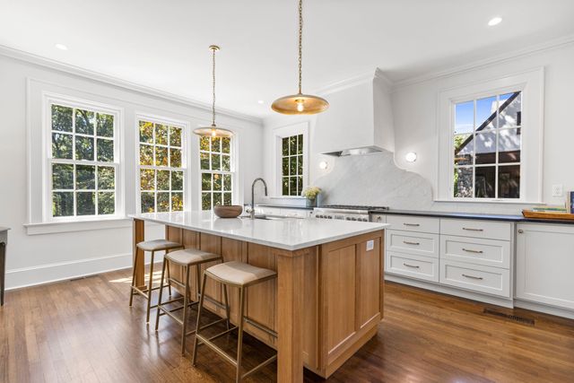 24 Woodburn Rd, Spartanburg, SC 29302