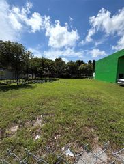 122 NW 22nd Ave, Miami, FL 33125