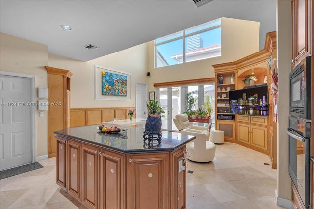 3942 194th Ln, Sunny Isles Beach, FL 33160