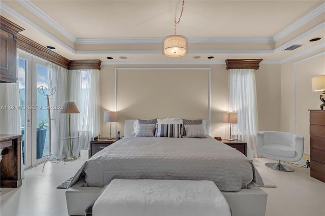 3942 194th Ln, Sunny Isles Beach, FL 33160