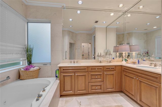 3942 194th Ln, Sunny Isles Beach, FL 33160