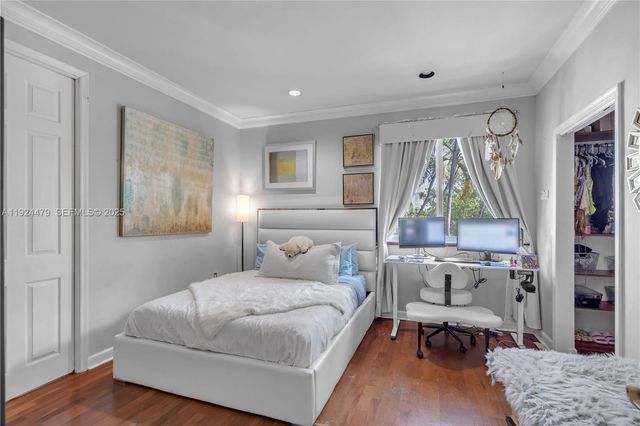 3942 194th Ln, Sunny Isles Beach, FL 33160