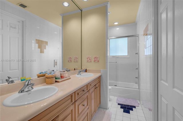 3942 194th Ln, Sunny Isles Beach, FL 33160