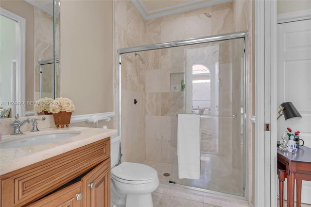 3942 194th Ln, Sunny Isles Beach, FL 33160