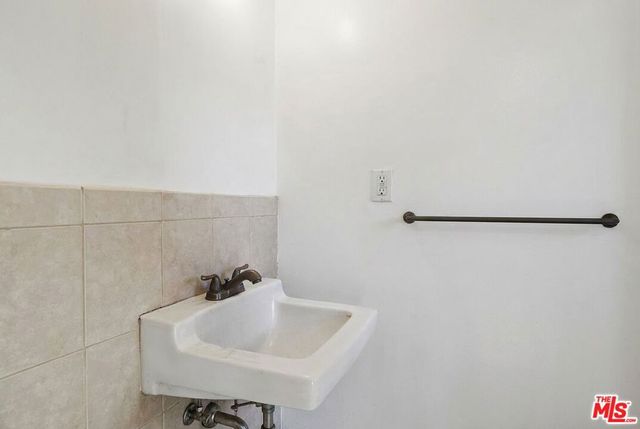 966 N Serrano Avenue, Los Angeles, CA 90029