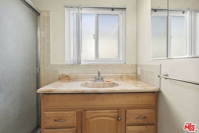 966 N Serrano Avenue, Los Angeles, CA 90029