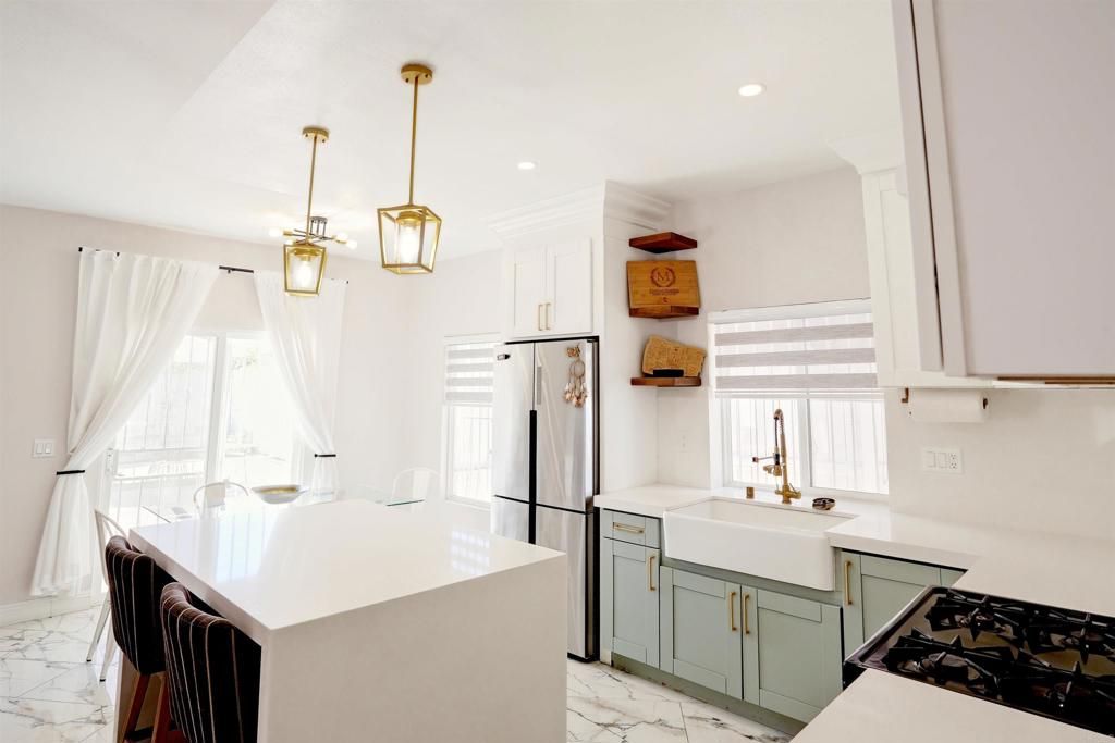 3585 Acacia Street, San Diego, CA 92113 — photo 4