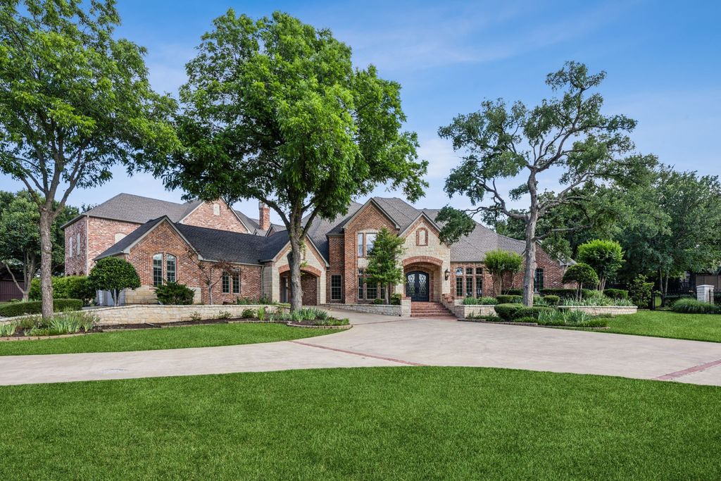 585 N Peytonville Avenue, Southlake, TX 76092