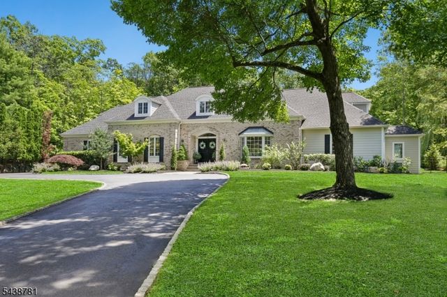 60 Nottingham Dr, Watchung Boro, NJ 07069
