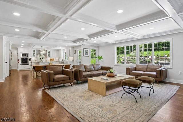 60 Nottingham Dr, Watchung Boro, NJ 07069