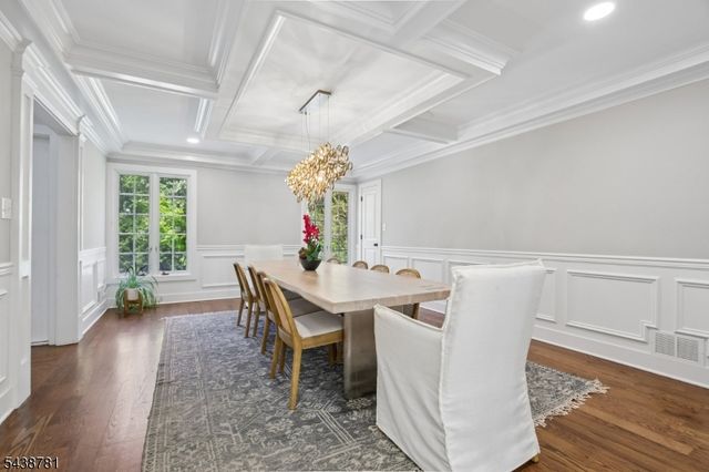 60 Nottingham Dr, Watchung Boro, NJ 07069
