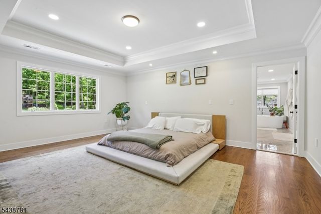 60 Nottingham Dr, Watchung Boro, NJ 07069