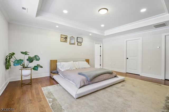 60 Nottingham Dr, Watchung Boro, NJ 07069