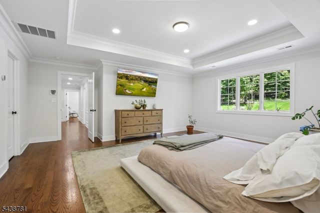 60 Nottingham Dr, Watchung Boro, NJ 07069