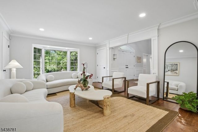 60 Nottingham Dr, Watchung Boro, NJ 07069