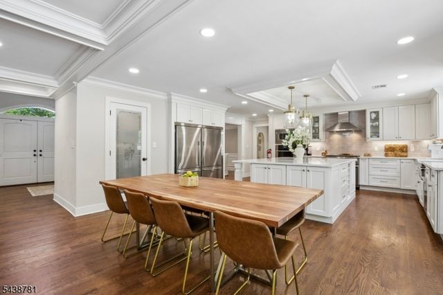 60 Nottingham Dr, Watchung Boro, NJ 07069