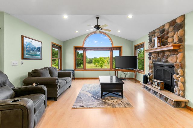 42790 Elmcrest Avenue, Harris, MN 55032