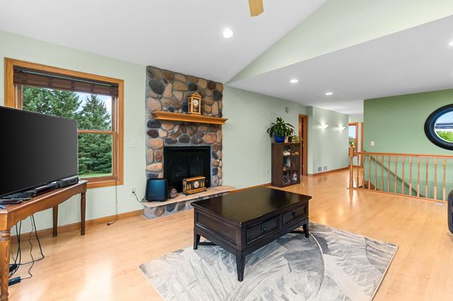 42790 Elmcrest Avenue, Harris, MN 55032
