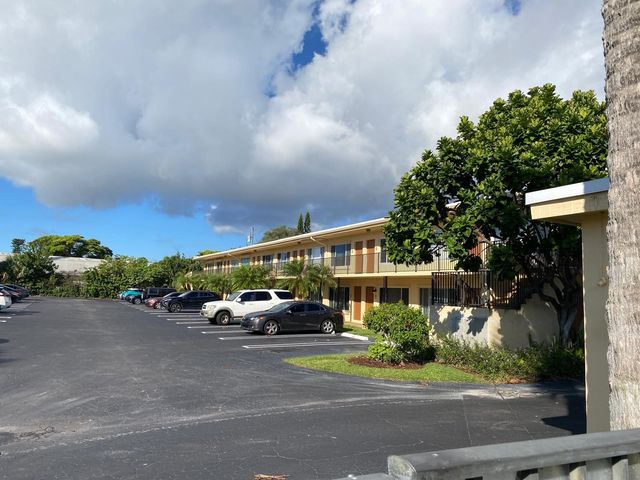 2303 S Federal Highway 19, Boynton Beach, FL 33435