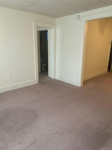 150 Plandome 2, Manhasset, NY 11030
