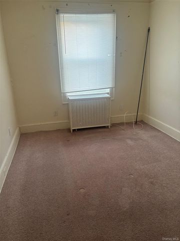 150 Plandome 2, Manhasset, NY 11030