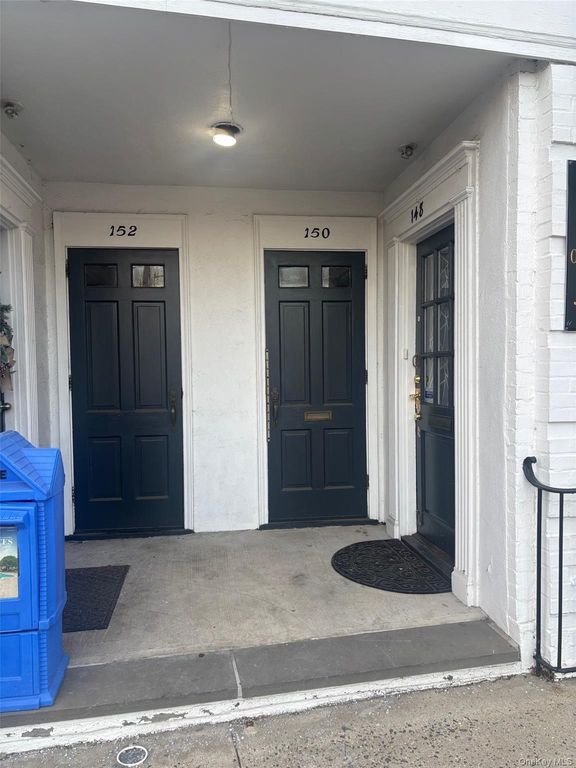 150 Plandome 2, Manhasset, NY 11030