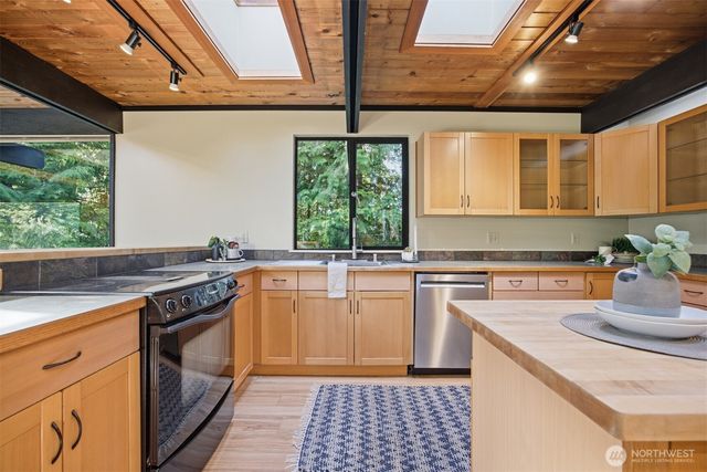 263 Chuckanut Point Road, Bellingham, WA 98229