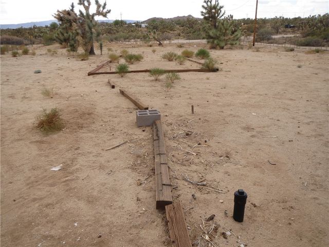 11964 Nolan Road, Yucca, AZ 86438