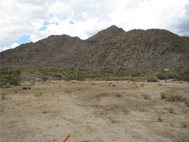 11964 Nolan Road, Yucca, AZ 86438