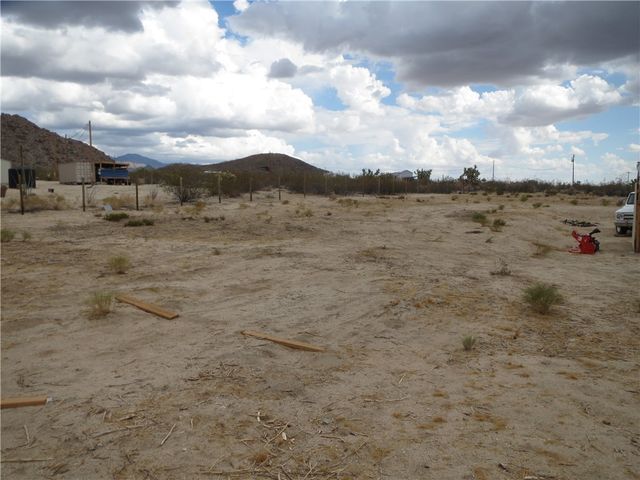 11964 Nolan Road, Yucca, AZ 86438