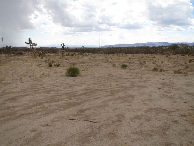 11964 Nolan Road, Yucca, AZ 86438