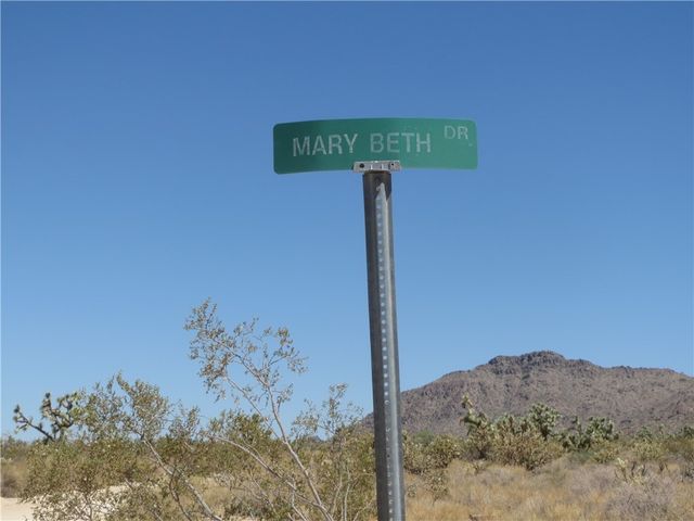 11964 Nolan Road, Yucca, AZ 86438