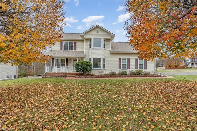 228 Creeksedge Court, Winston-salem, NC 27105