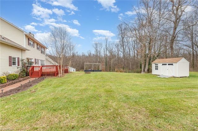 228 Creeksedge Court, Winston-salem, NC 27105