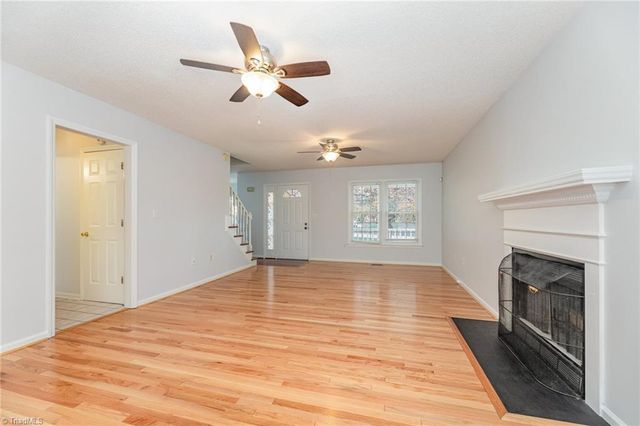 228 Creeksedge Court, Winston-salem, NC 27105