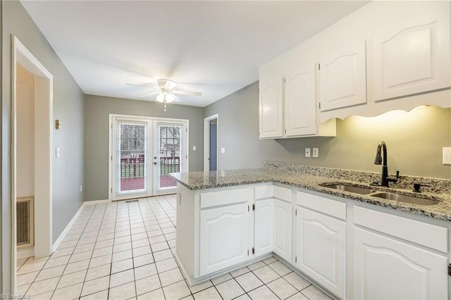 228 Creeksedge Court, Winston-salem, NC 27105