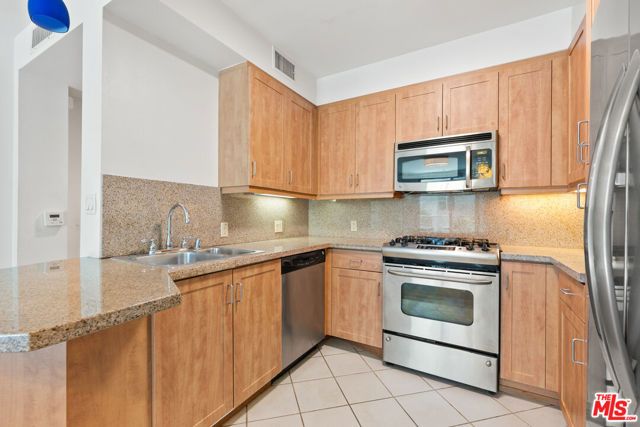 267 S San Pedro Street 211, Los Angeles, CA 90012