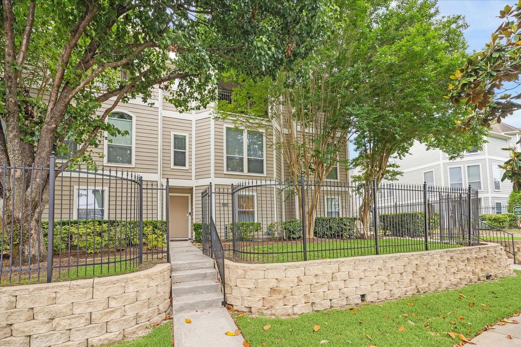 1244 W 18th Street, Houston, TX 77008