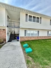 4 Texas Court D, Old Bridge, NJ 07747