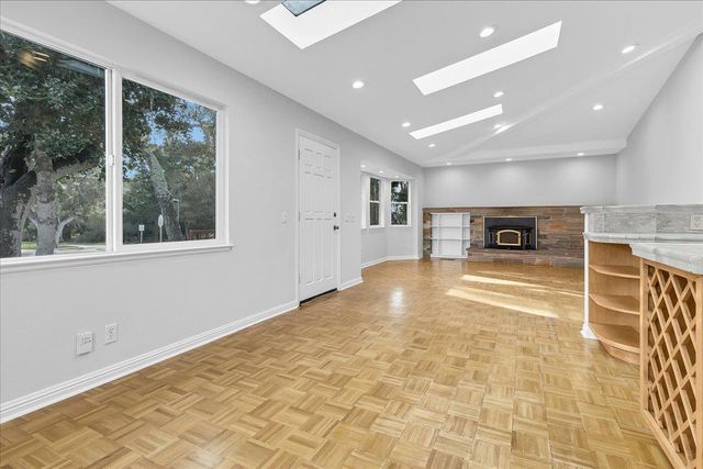 860 Sunset Drive, Pacific Grove, CA 93950