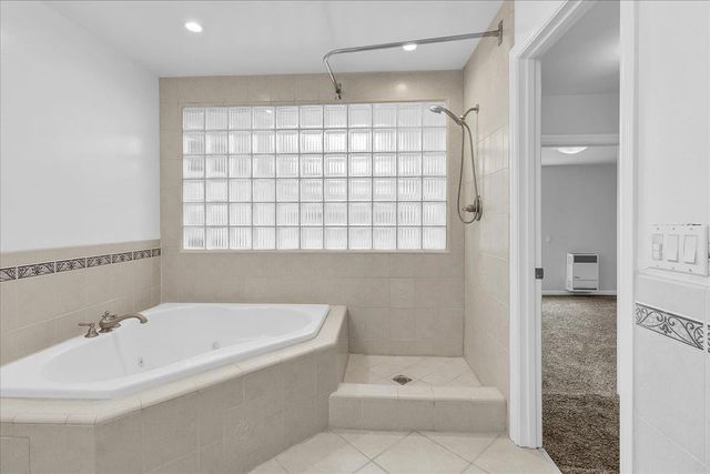 860 Sunset Drive, Pacific Grove, CA 93950