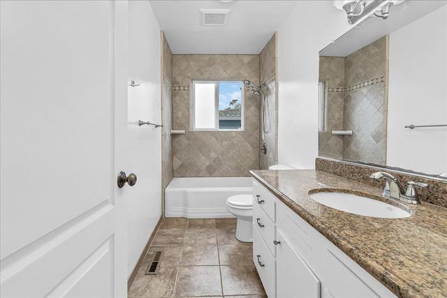 860 Sunset Drive, Pacific Grove, CA 93950