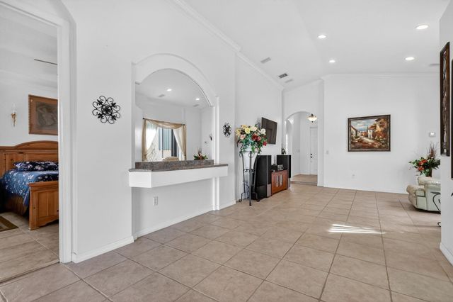 2130 NW 100th Avenue, Pembroke Pines, FL 33024