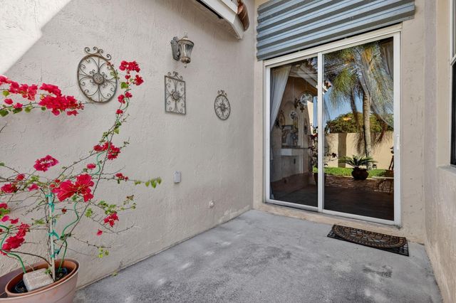 2130 NW 100th Avenue, Pembroke Pines, FL 33024